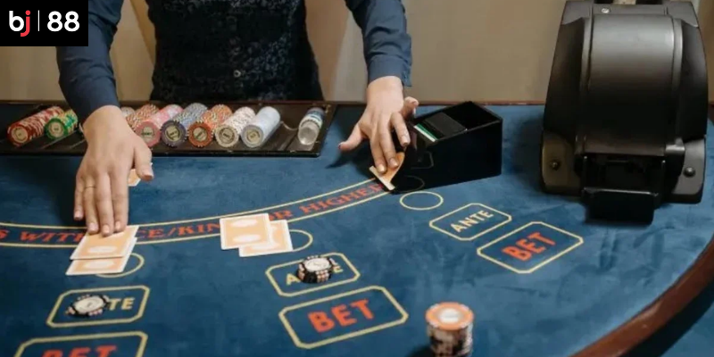 Kinh Nghiệm Chơi Bài Blackjack Trên Bj88 Luôn Thắng 4 Chiến lược hiệu quả khi chơi blackjack trên BJ88