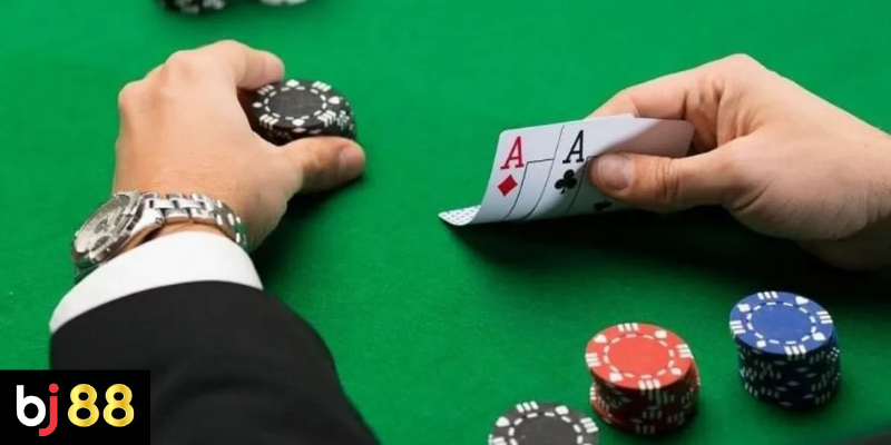 Thuật Ngữ Trong Poker Tại BJ88 Mà Người Chơi Cần Biết 4 Thuật Ngữ Trong Poker: Hệ Thống Xếp Hạng Tay Bài Trong Poker